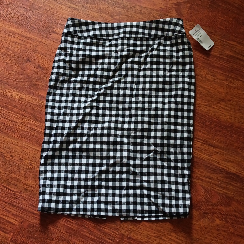 Checkered pencil skirt‎